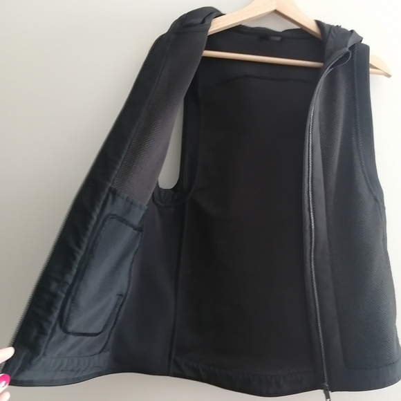Lululemon The Spaces in Between Black Mesh Vest with Hood Small - Picture 6 of 16
